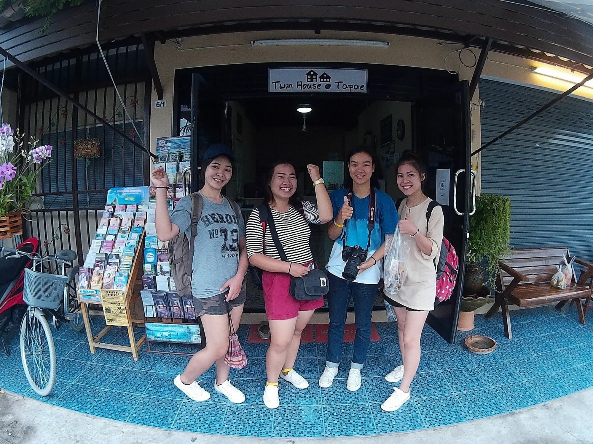 Twin House @ Tapae Hostel Chiang Mai Exterior foto